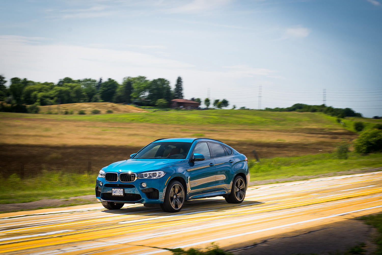 Comparison - BMW X6 M 2016 - vs - Jeep Grand Cherokee SRT 2016 | SUV Drive